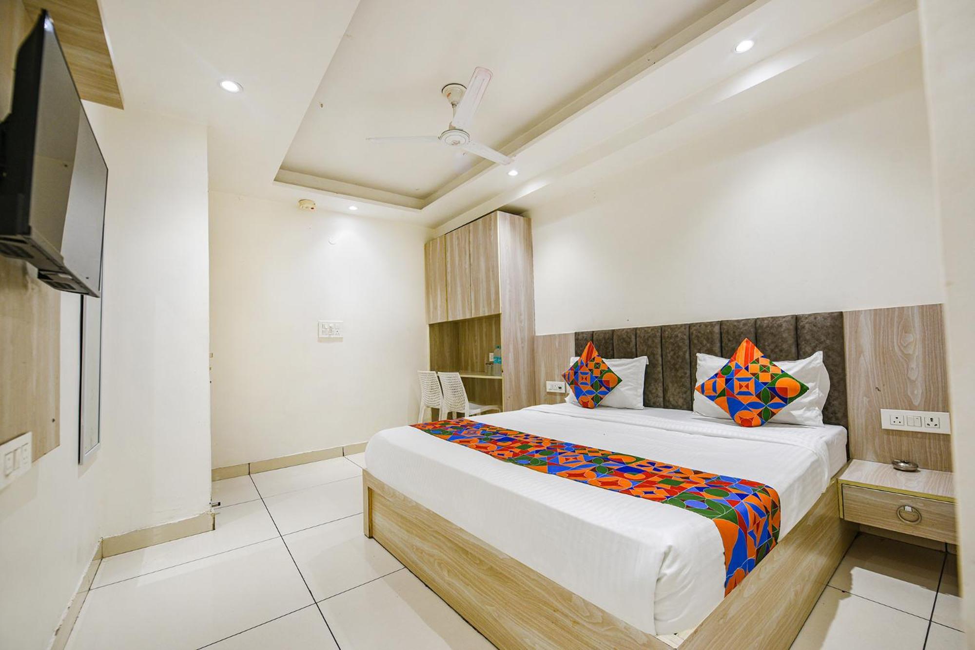 Fabhotel Luxury Inn Near Adarsh Nagar Metro Delhi  Exterior foto