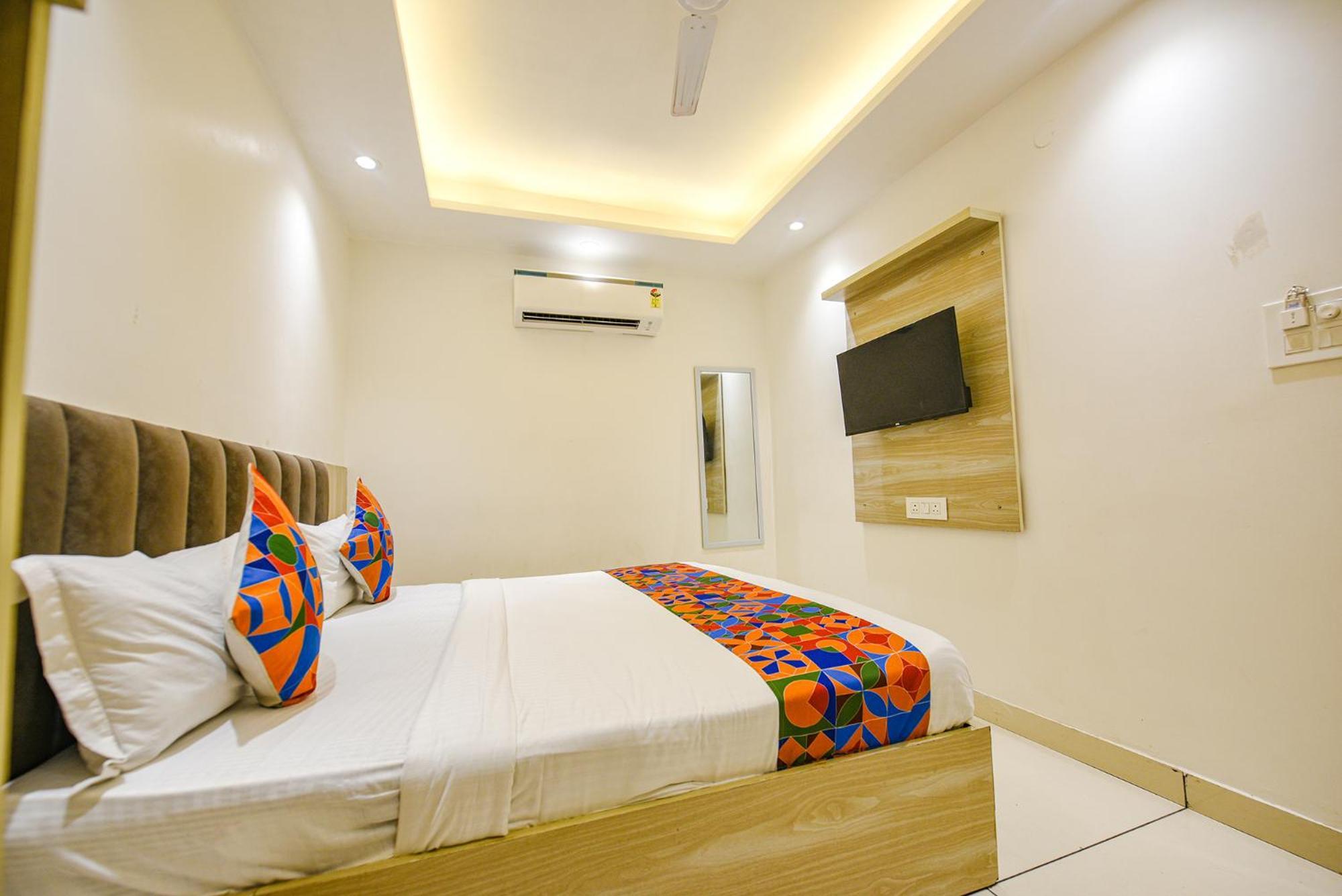 Fabhotel Luxury Inn Near Adarsh Nagar Metro Delhi  Exterior foto